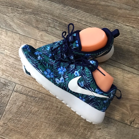Nike Other - Nike Roshe One Print Premium Running Shoes